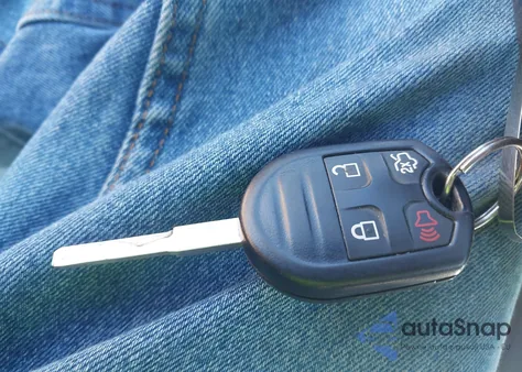 2018 Ford Fiesta Se z USA, uszkodzony, nr VIN 3FADP4BJ7JM143865